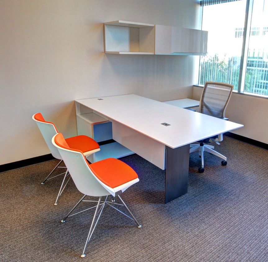 Modern Office Desks in Los Angeles