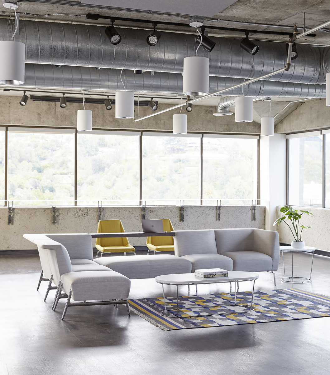 Hybrid Workplace Environments | StrongProject