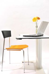Pneumatic Height Adjustable Desks for Better Ergonomics